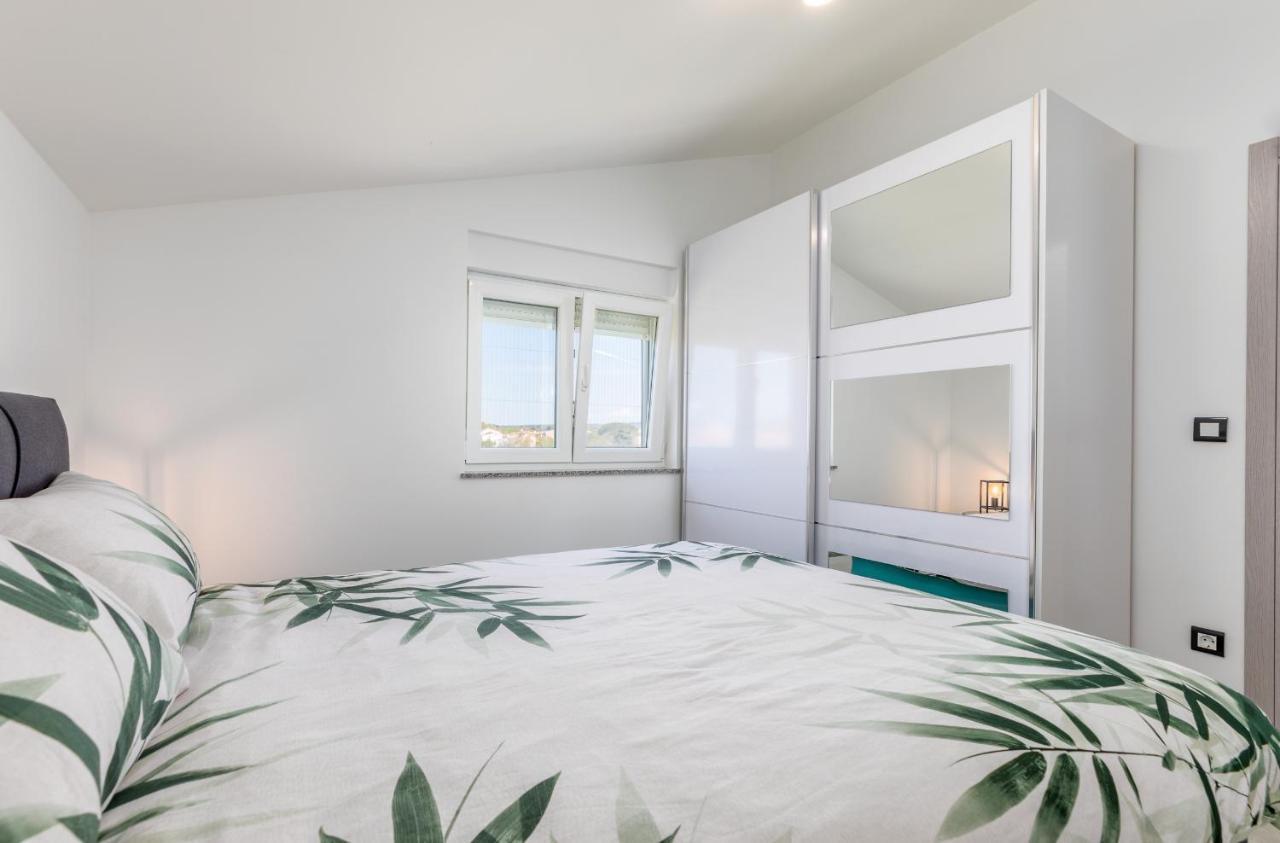 Apartment Vito With Sea View ฟาชานา ภายนอก รูปภาพ